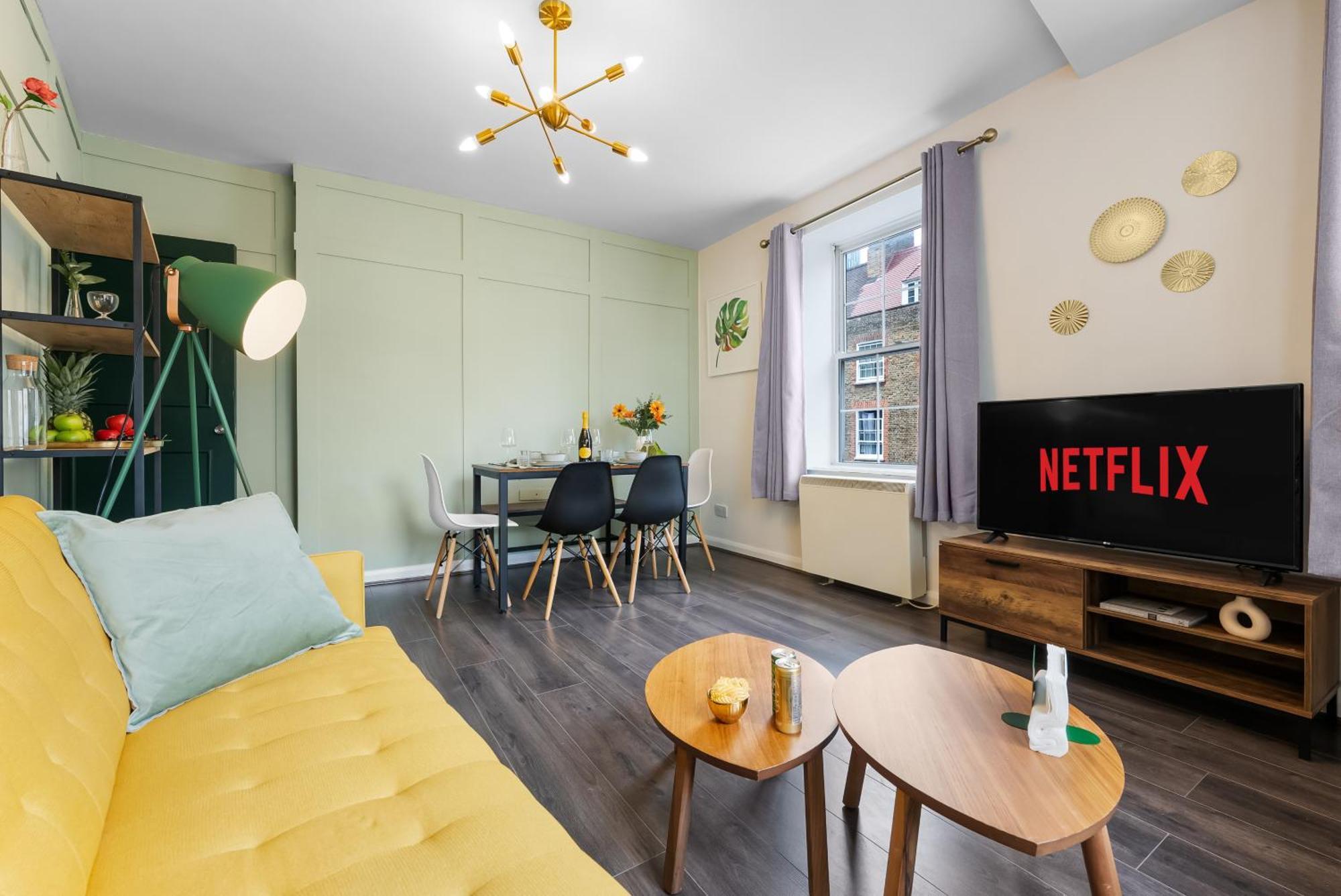 Chic 2 Bedroom Apartment Near Liverpool Street By Gold Stays Лондон Экстерьер фото