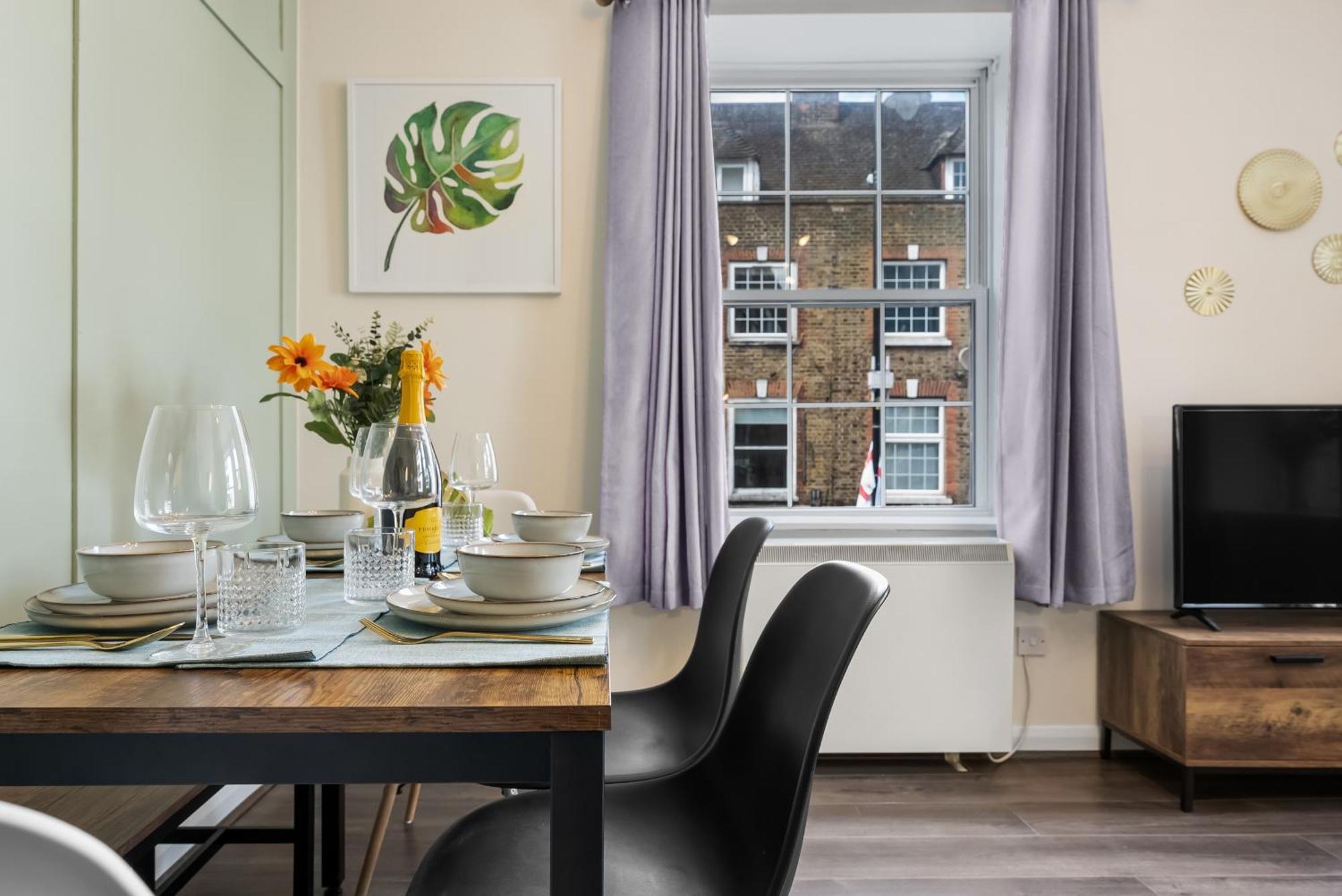 Chic 2 Bedroom Apartment Near Liverpool Street By Gold Stays Лондон Экстерьер фото