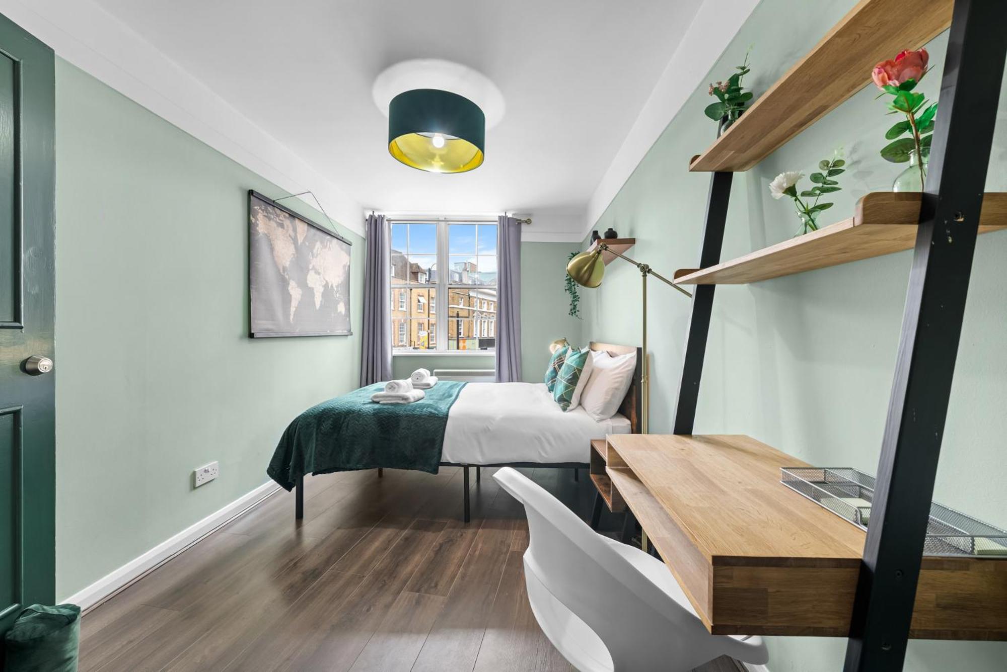 Chic 2 Bedroom Apartment Near Liverpool Street By Gold Stays Лондон Экстерьер фото