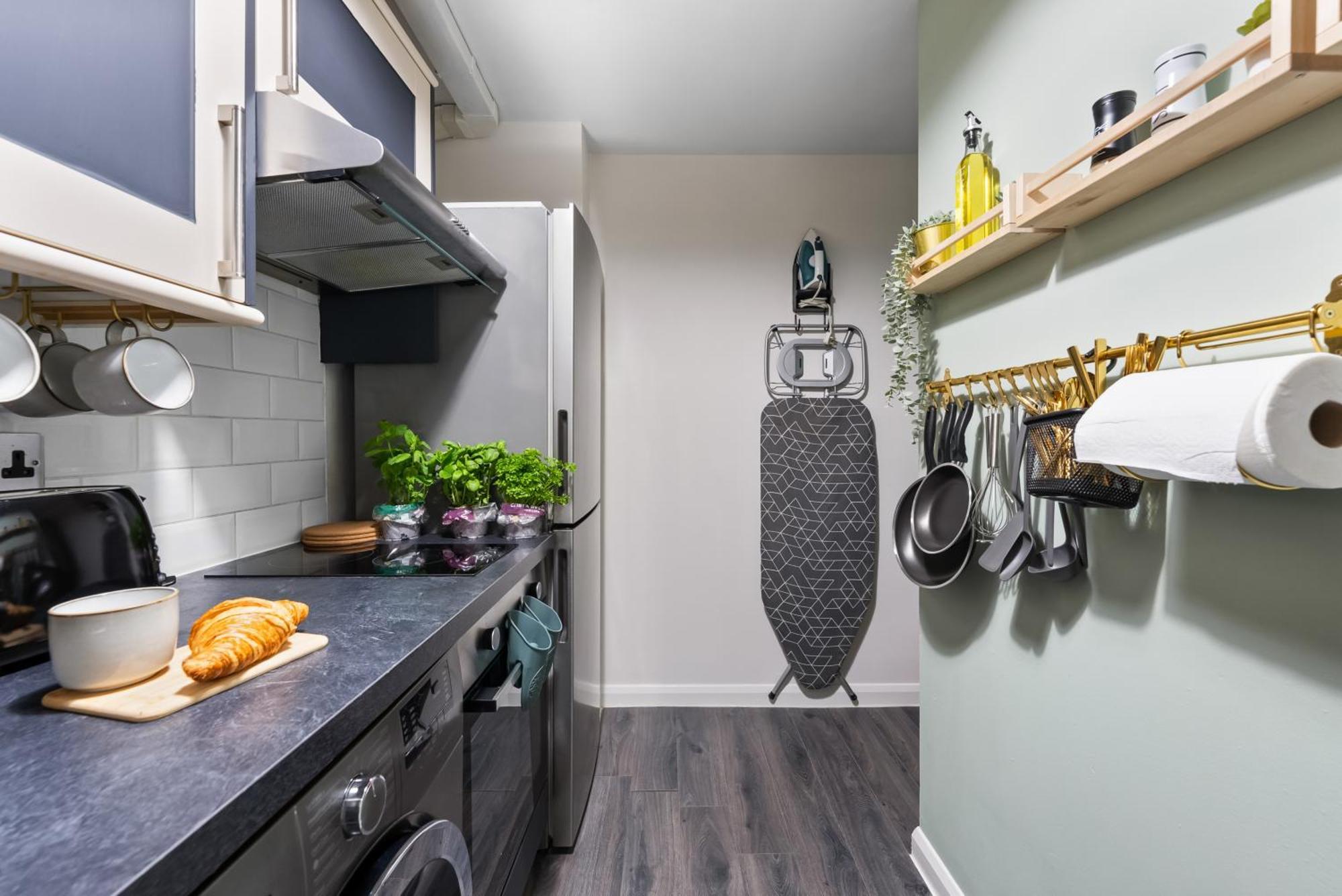 Chic 2 Bedroom Apartment Near Liverpool Street By Gold Stays Лондон Экстерьер фото